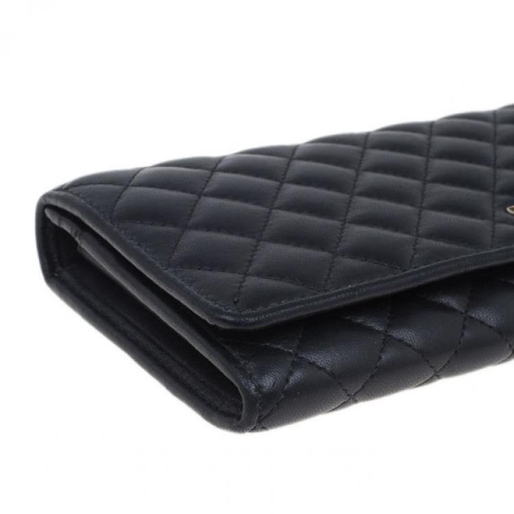 Pre Owned Carolina Herrera Black Quilted Leather Continental Wallet