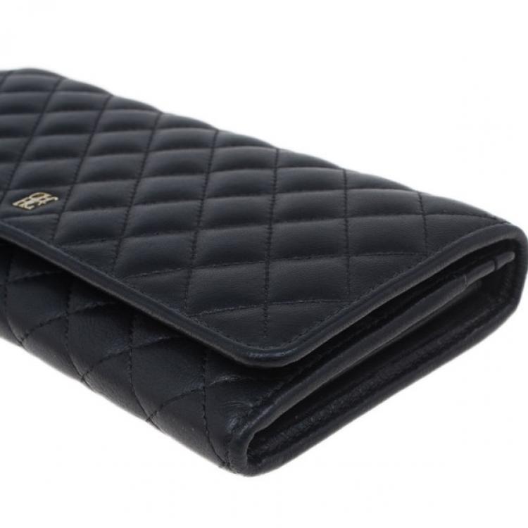 Pre Owned Carolina Herrera Black Quilted Leather Continental Wallet
