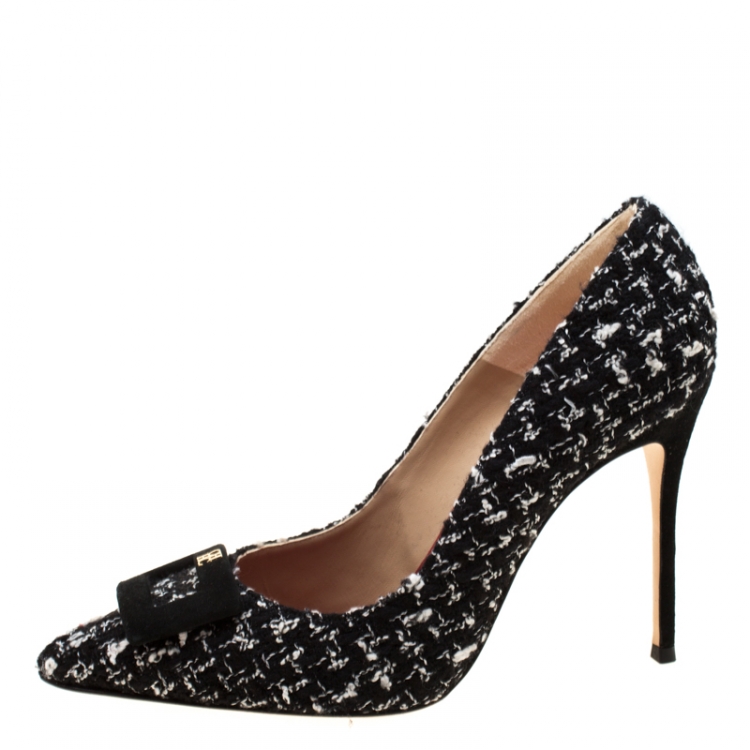 Pre Owned Carolina Herrera Monochrome Tweed Fabric And Suede Pointed Toe Pumps Size 40