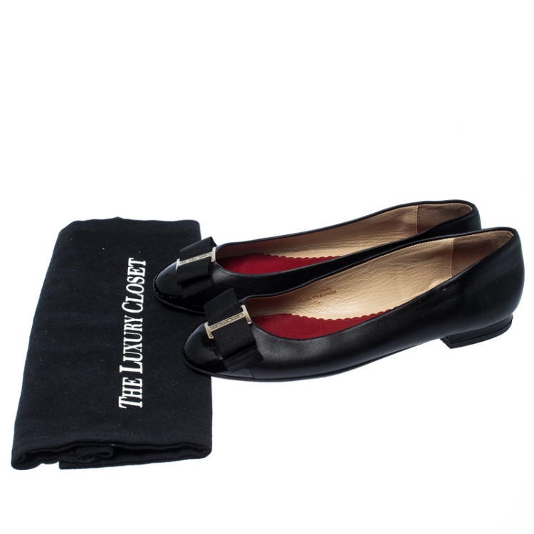 Pre Owned Carolina Hererra Black Leather Bow Ballet Flats Size 36
