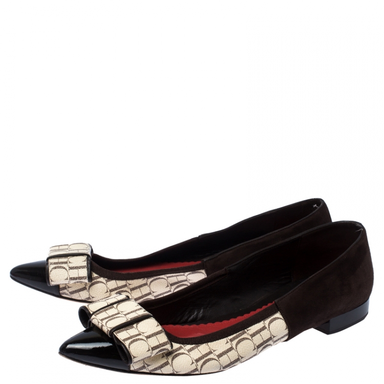 Pre Owned Carolina Herrera Dark Brown/Beige Suede and PVC Bow Pointed Toe Ballet Flats Size 40