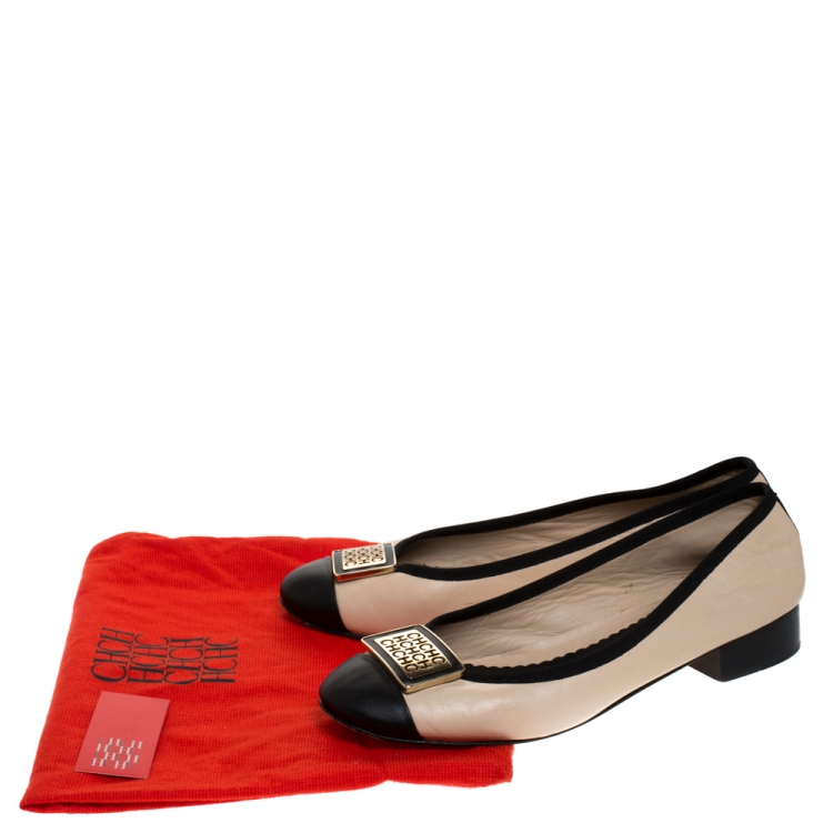 Pre Owned Carolina Herrera Beige/Black Leather And Grosgrain Trim Cap Toe Logo Ballet Flats Size 38