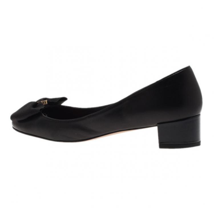 Pre Owned Carolina Herrera Black Leather Bow Pumps Size 39