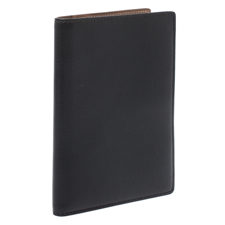 مملوكة مسبقًا Cartier Black Leather Passport Holder