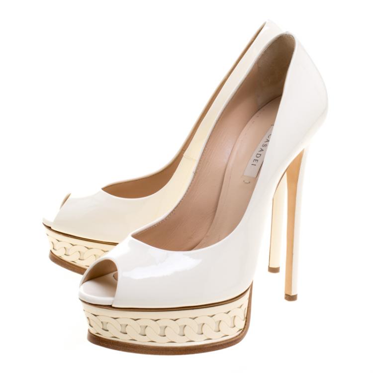 مملوكة مسبقًا Casadei Off White Patent Leather Platform Peep Toe Pumps Size 40