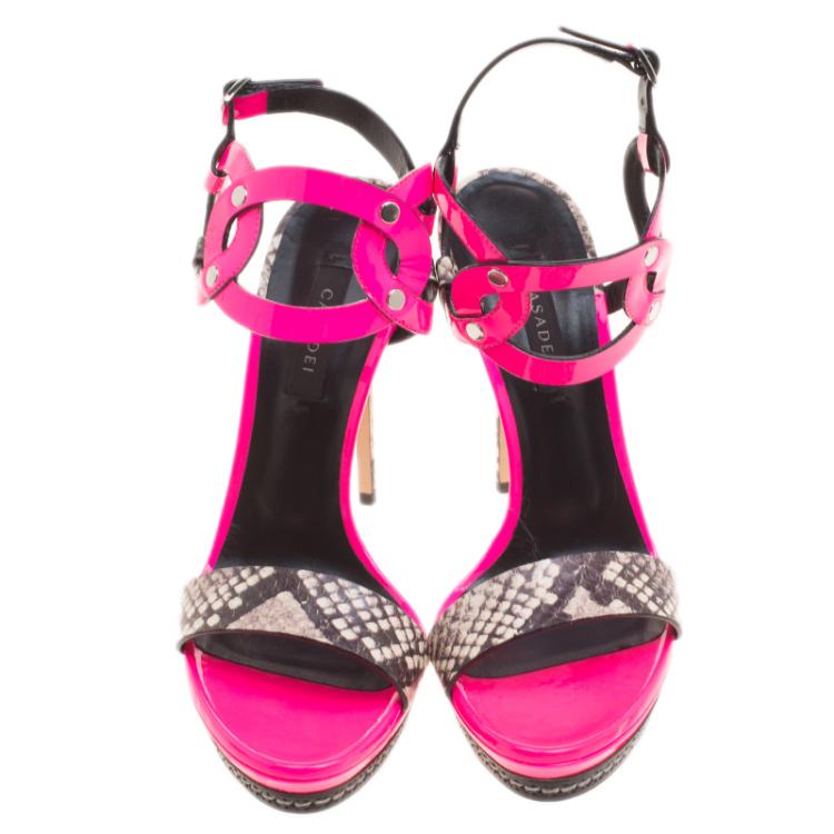 مملوكة مسبقًا Casadei Fuschia Pink Patent and Embossed Roccia Leather Platform Ankle Strap Sandals Size 38