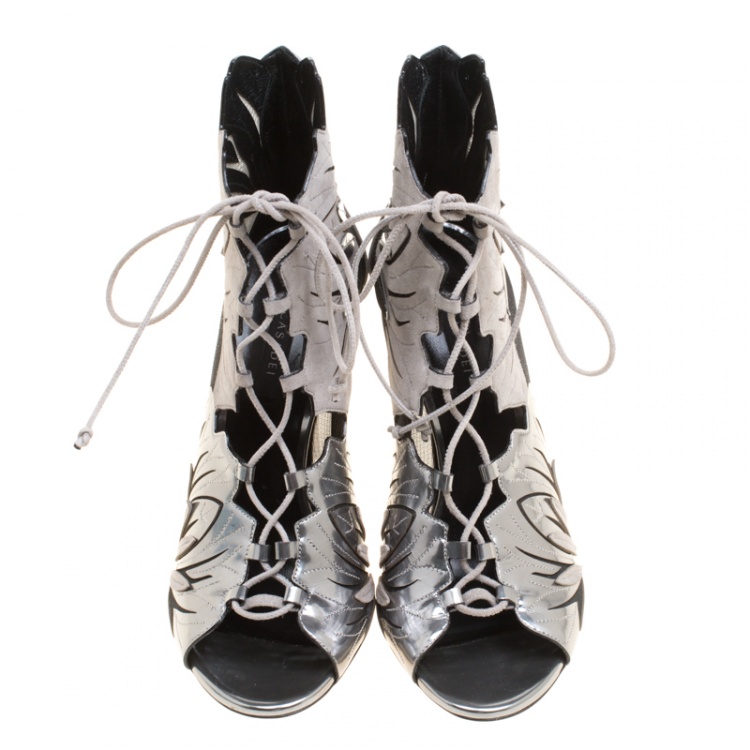 مملوكة مسبقًا Casadei Grey Laser Cut Suede and Leather Peep Toe Lace Up Booties Size 40