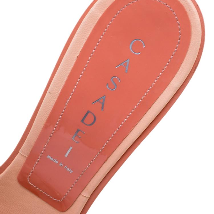 مملوكة مسبقًا Casadei Peach Patent Leather Studded Mules Size 39