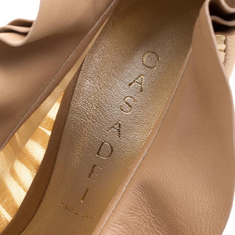 مملوكة مسبقًا Casadei Beige Satin/Mesh and Leather Ruffle Collar Tulle Platform Pumps Size 42