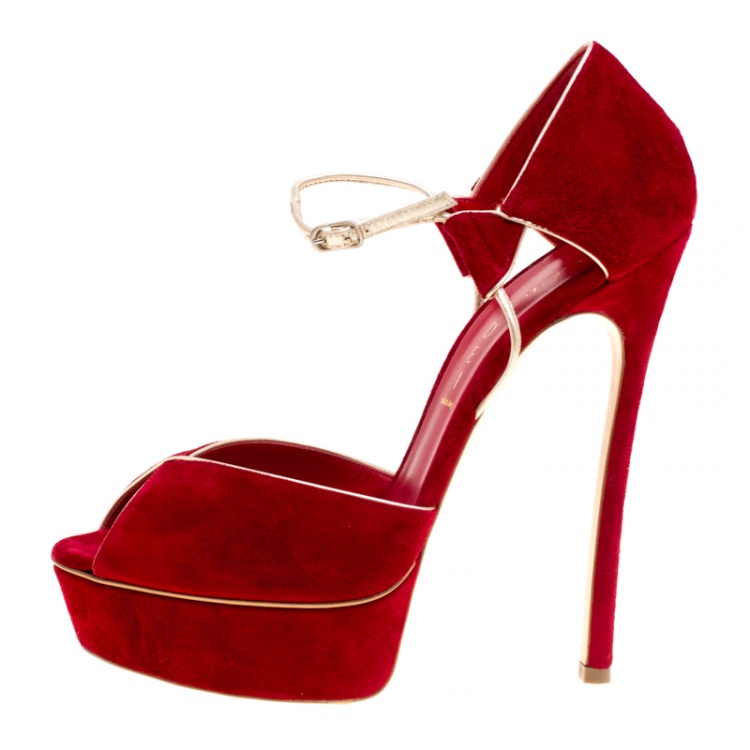 مملوكة مسبقًا Casadei Red Suede Peep Toe Ankle Strap Platform Sandals Size 39