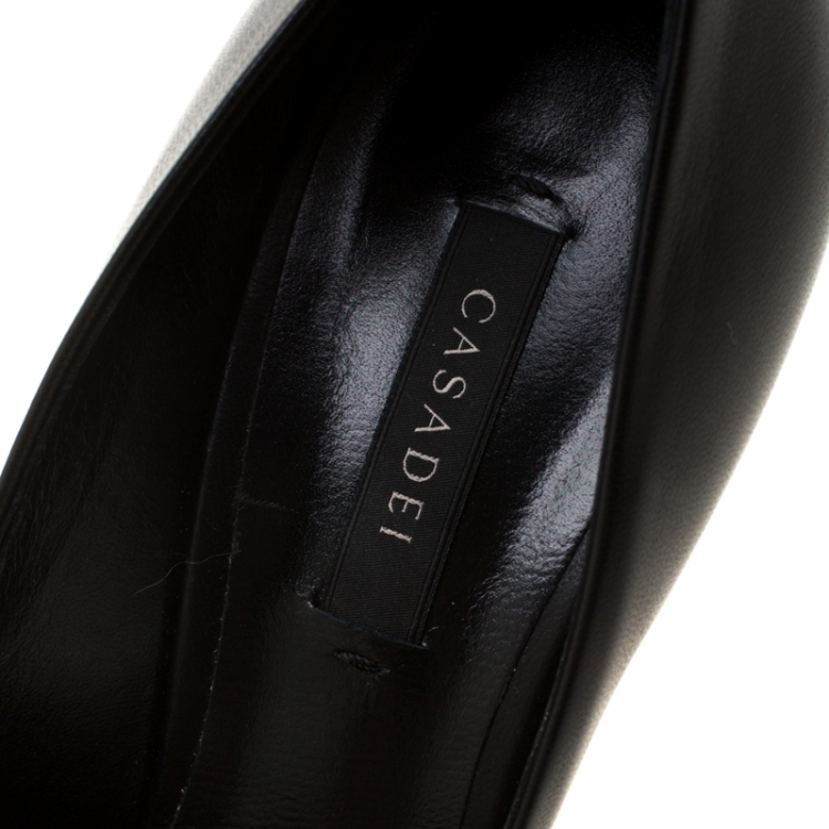 مملوكة مسبقًا Casadei Black Leather Pointed Toe Pumps Size 40