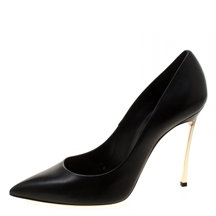 مملوكة مسبقًا Casadei Black Leather Pointed Toe Pumps Size 40