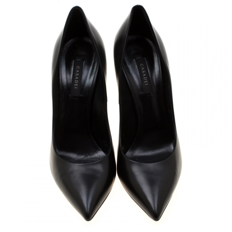 مملوكة مسبقًا Casadei Black Leather Pointed Toe Pumps Size 40