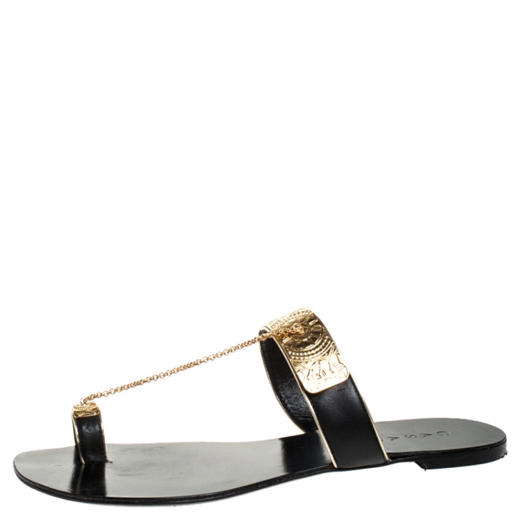 Pre Owned Casadei Black Leather Embellished Chain Detail Toe Ring Flats Size 40