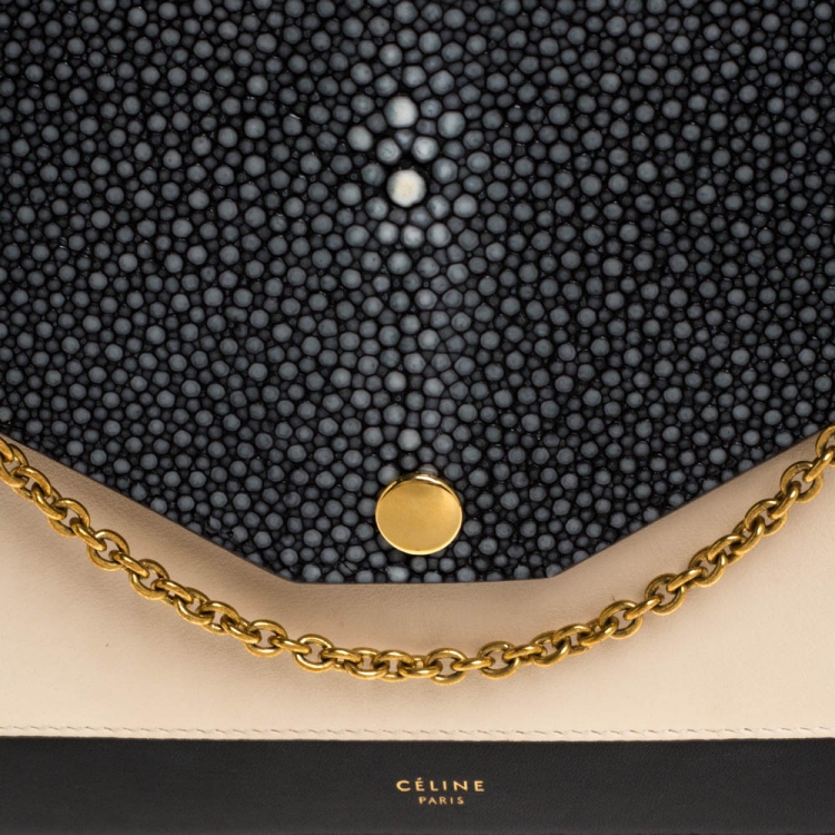Pre Owned Celine Black/Cream Leather and Stingray Pocket Chain Clutch