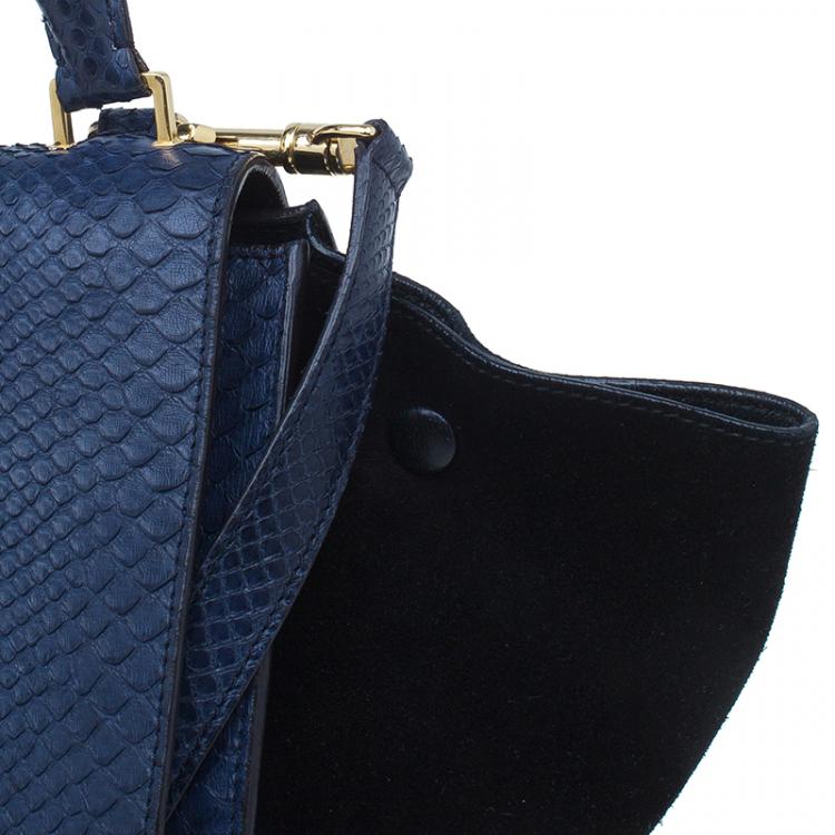 مملوكة مسبقًا Celine Navy Blue Python Suede Medium Trapeze Bag