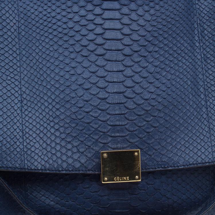 مملوكة مسبقًا Celine Navy Blue Python Suede Medium Trapeze Bag