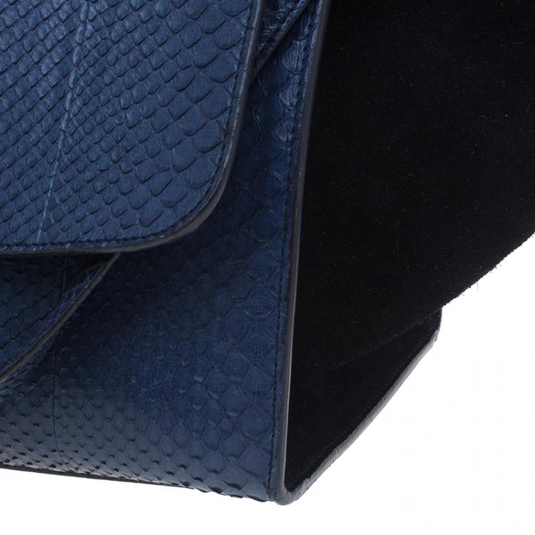 مملوكة مسبقًا Celine Navy Blue Python Suede Medium Trapeze Bag