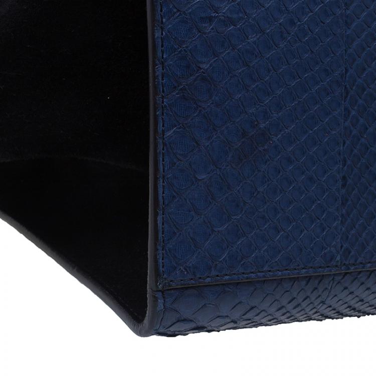 مملوكة مسبقًا Celine Navy Blue Python Suede Medium Trapeze Bag