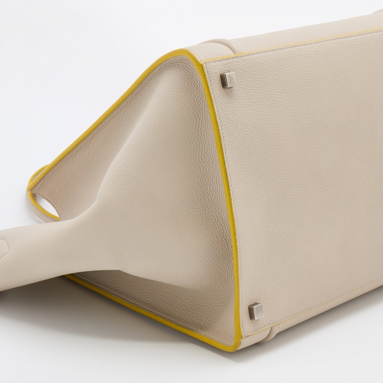 Pre Owned Celine Off White Leather Medium Phantom Luggage Tote