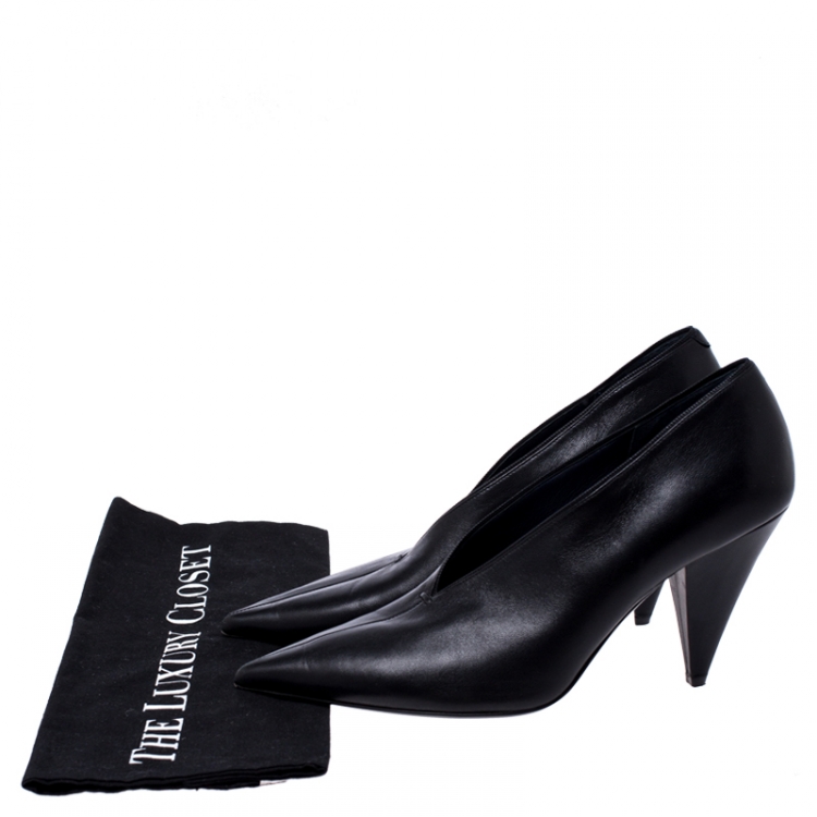 Pre Owned Celine Black Leather V Neck Pointed Toe Pumps Size 39.5