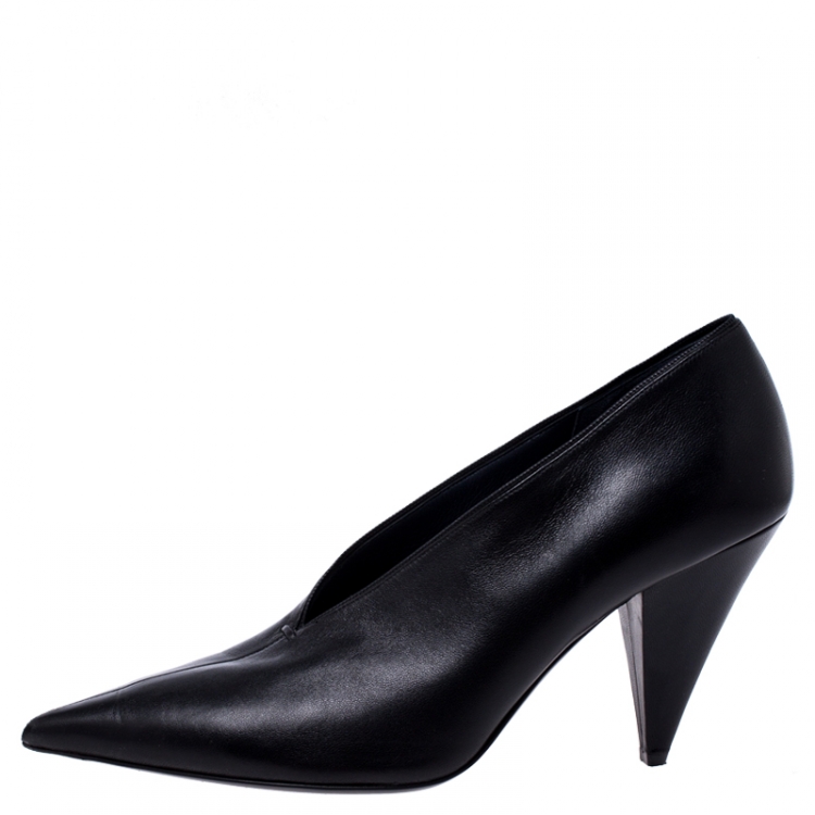Pre Owned Celine Black Leather V Neck Pointed Toe Pumps Size 39.5