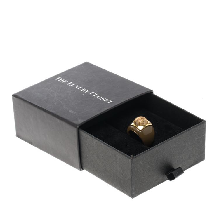 Pre Owned CH Carolina Herrera Brown Cabochon Gold Tone Ring Size 54.5