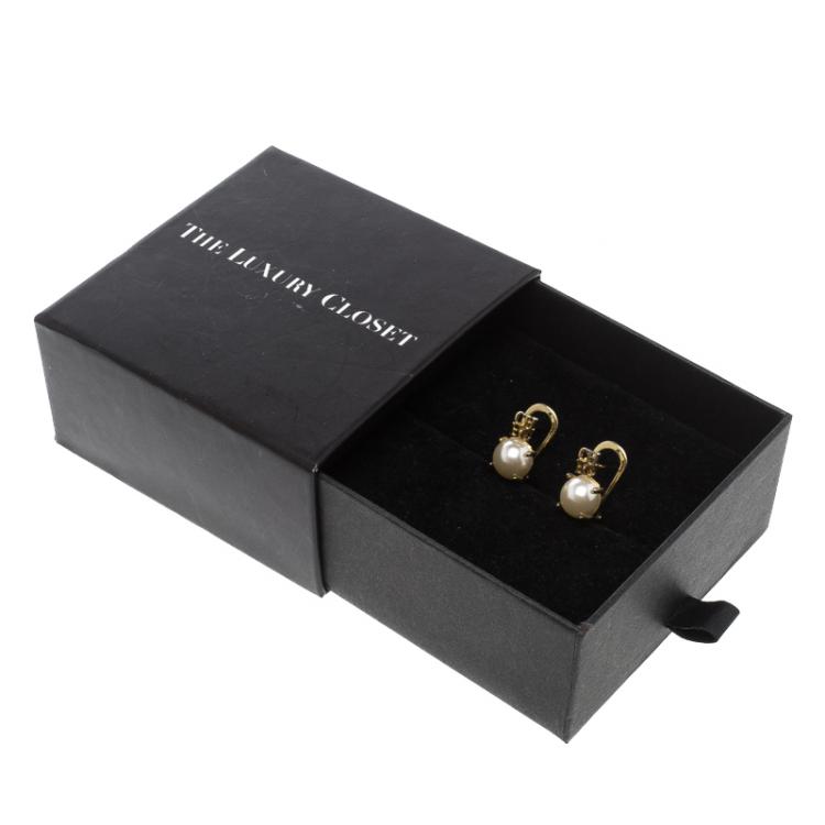 Pre Owned CH Carolina Herrera Logo Faux Pearl Gold Tone Metal J Hoop Earrings