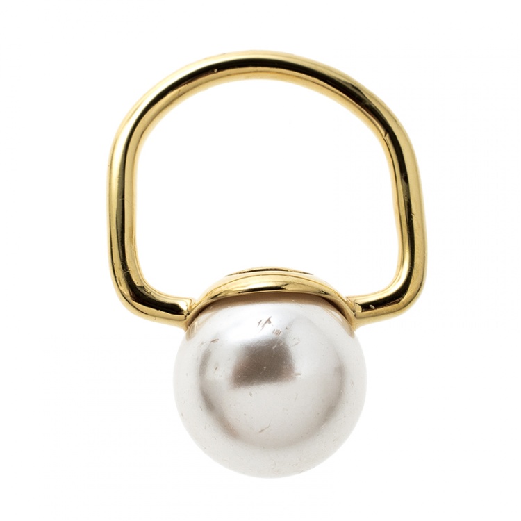 Pre Owned Carolina Herrera Faux Pearl Gold Tone Ring Size 52.5