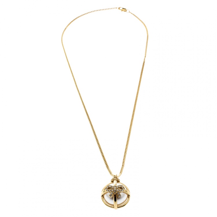 مملوكة مسبقًا CH Carolina Herrera Faux Pearl Gold Tone Bow Ball Pendant Necklace