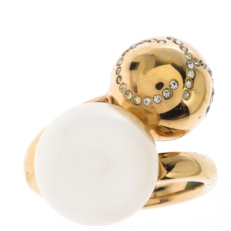 Pre Owned CH Carolina Herrera Crystal Embedded Faux Pearl Entwined Ring Size 51