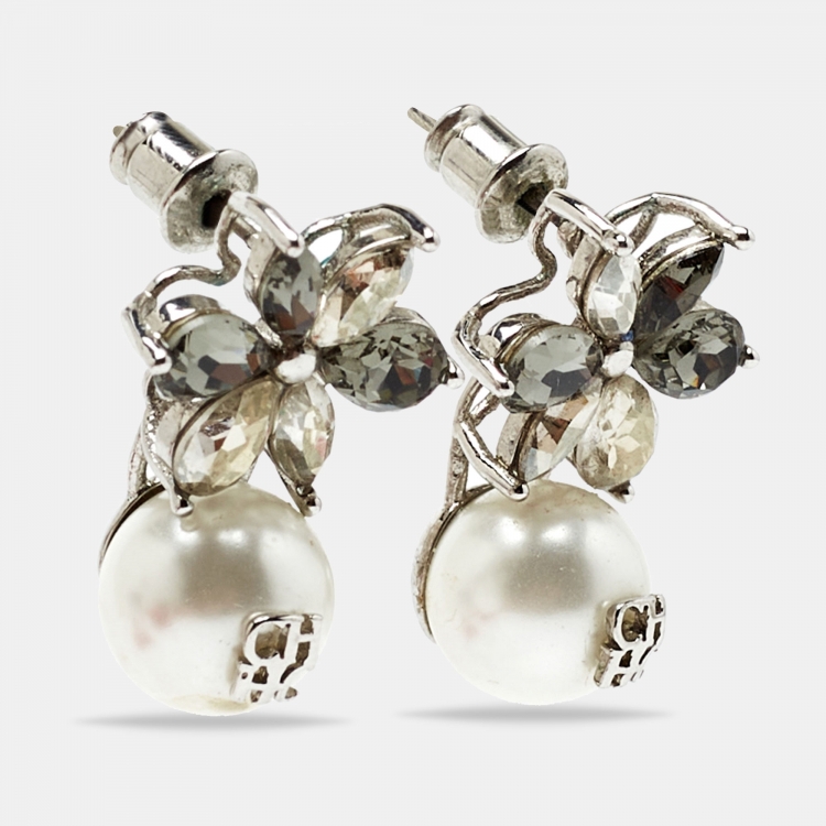 Pre Owned CH Carolina Herrera CH Crystal Jasmine Faux Pearl Earring and Pendant Necklace