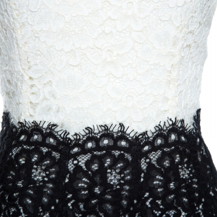 Pre Owned CH Carolina Herrera Monochrome Lace Scalloped Hem Detail Top L