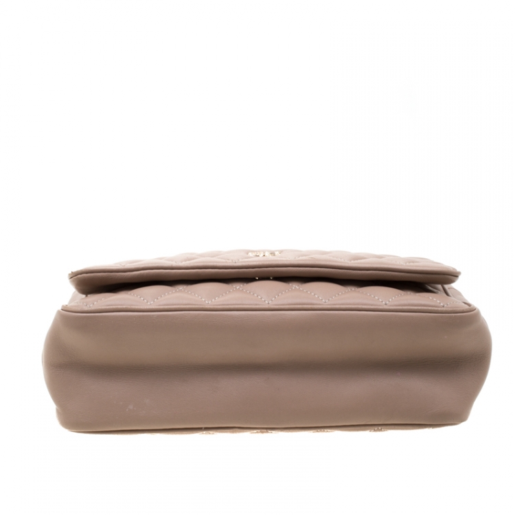 مملوكة مسبقًا CH Carolina Herrera Beige Quilted Leather Shoulder Bag