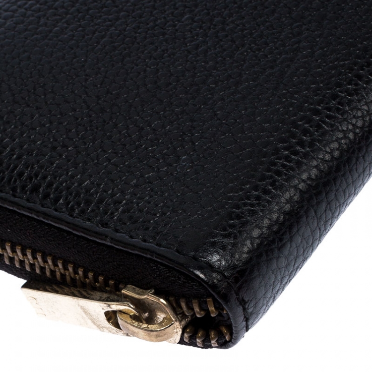 Pre Owned Carolina Herrera Black Leather Zip Around Wallet
