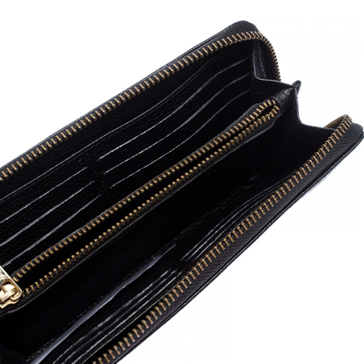 Pre Owned Carolina Herrera Black Leather Zip Around Wallet