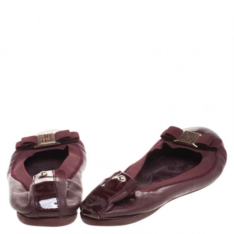 Pre Owned CH Carolina Herrera Burgundy Leather And Patent Leather Bow Ballet Flats Size 37
