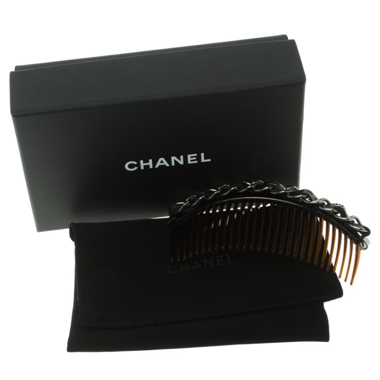 مملوكة مسبقًا Chanel Classic Black Leather Chain Link Hair Comb