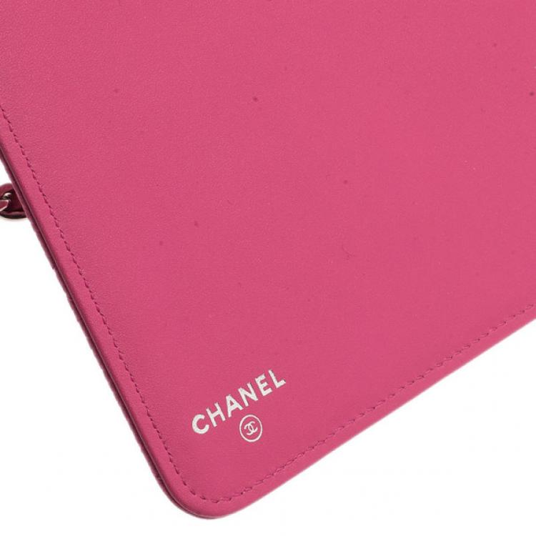 Pre Owned Chanel Pink Quilted Leather Crossbody iPad Case