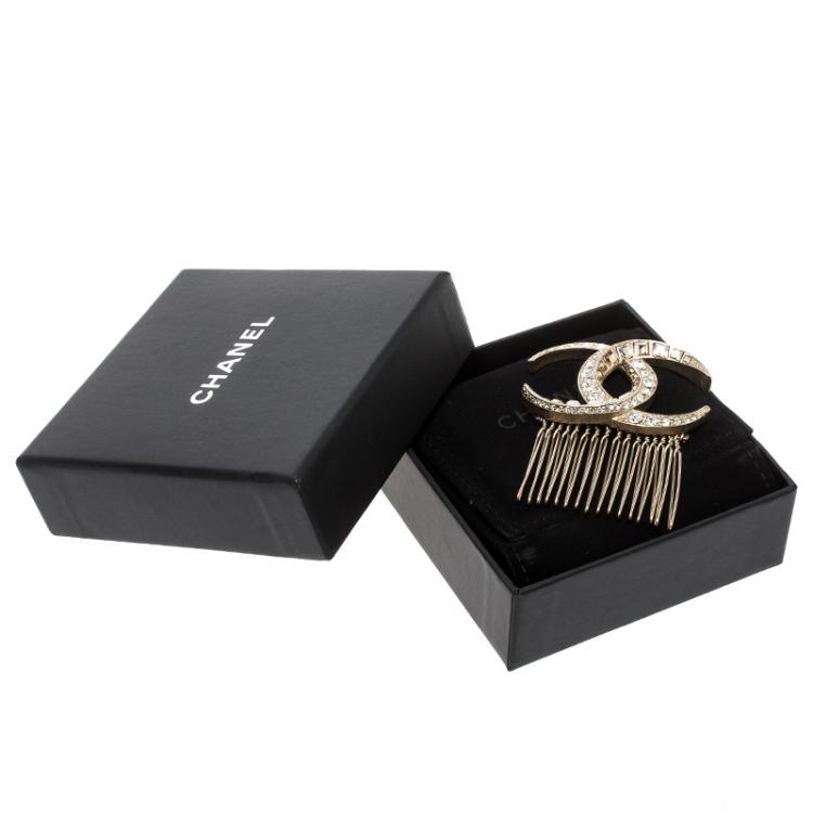 مملوكة مسبقًا Chanel CC Crystal Embellished Gold Tone Hair Comb