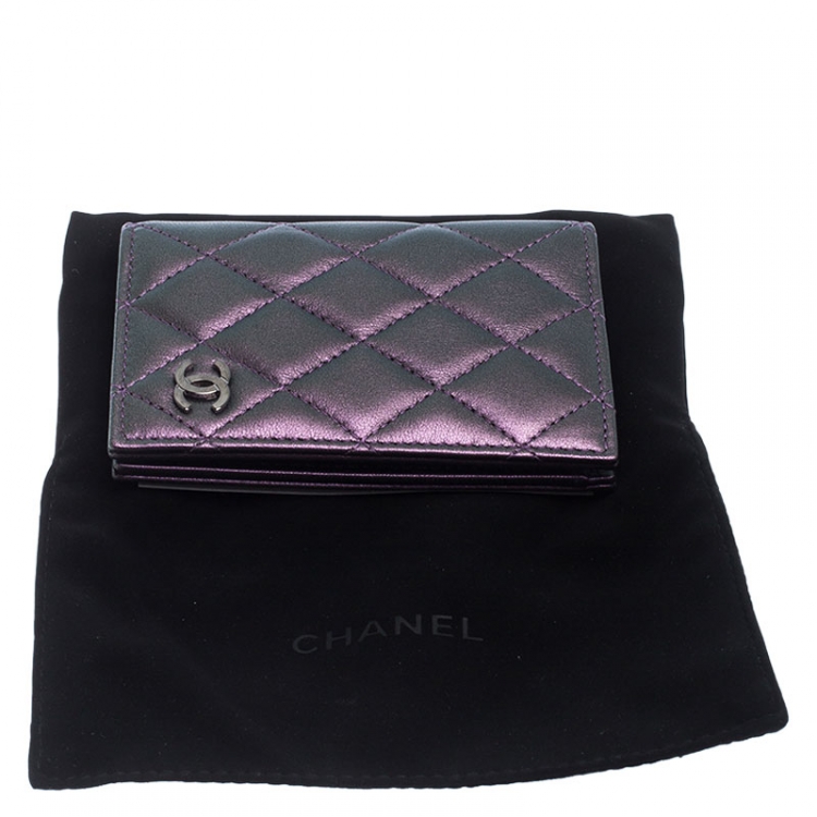 مملوكة مسبقًا  Chanel Metallic Quilted Leather Classic Bifold Wallet