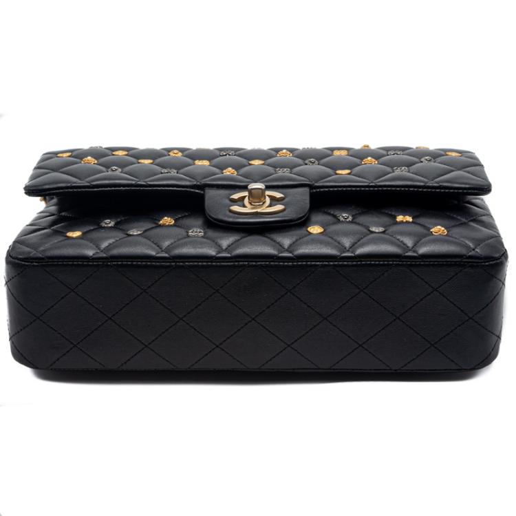 مملوكة مسبقًا Chanel Black Lambskin Lucky Charm Limited Quilted Flap Bag Medium Size 