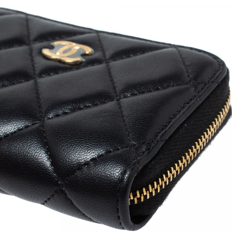 Pre Owned Chanel Black Quilted Leather Zip Around Coin Purse