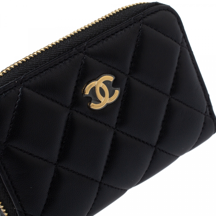Pre Owned Chanel Black Quilted Leather Zip Around Coin Purse