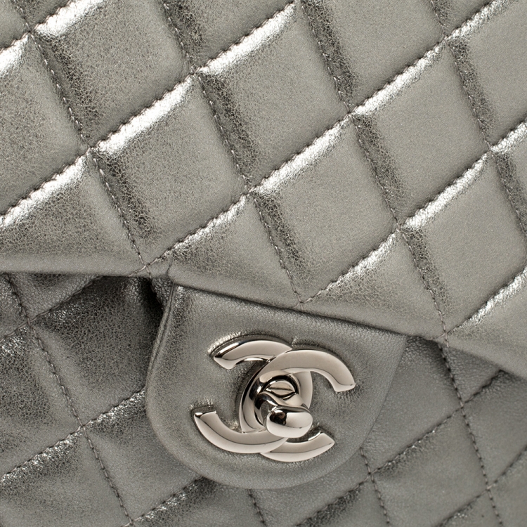 Pre Owned Chanel Silver Quilted Leather Large Seoul Backpack