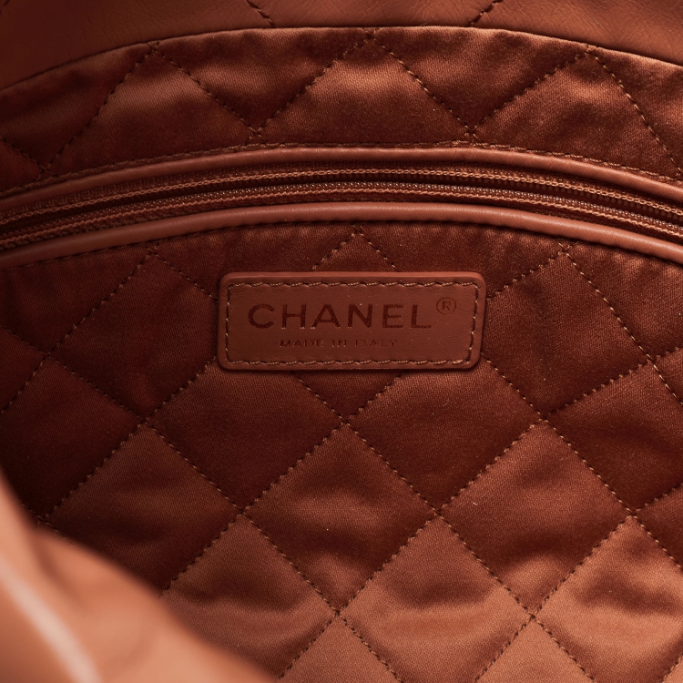 Pre Owned Chanel Brown Quilted Glossy Leather Drawstring 22 Hobo