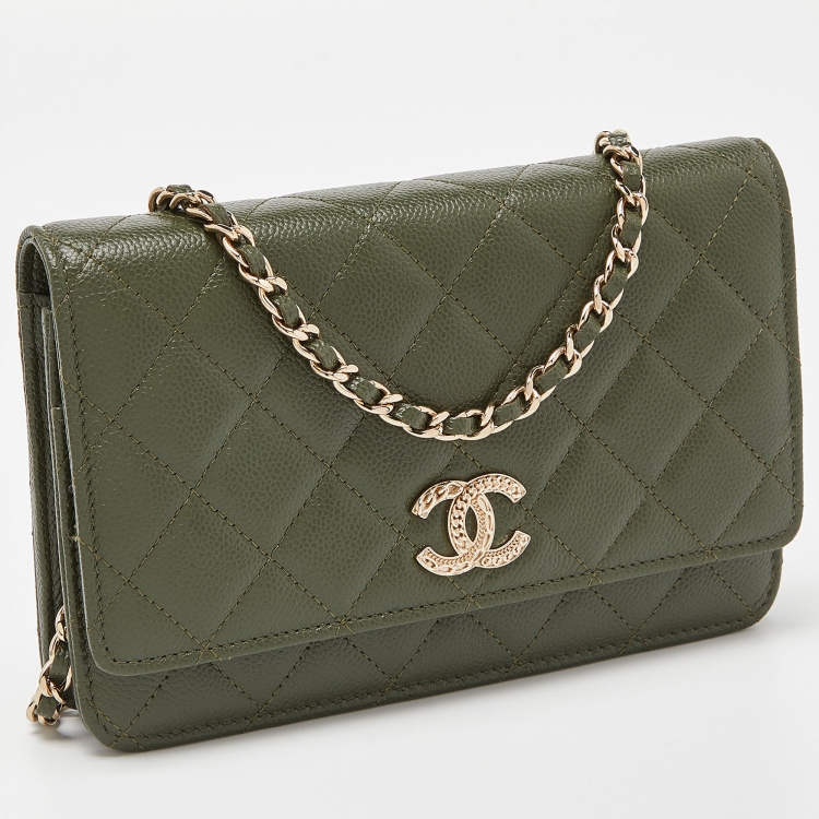 Pre Owned Chanel Green Quilted Caviar Leather Chain CC Wallet on Chain