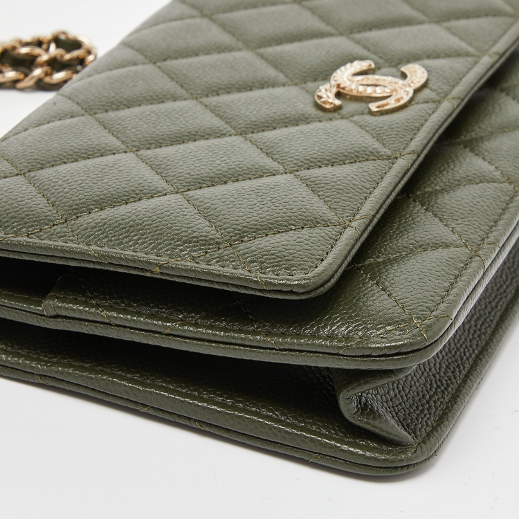 Pre Owned Chanel Green Quilted Caviar Leather Chain CC Wallet on Chain