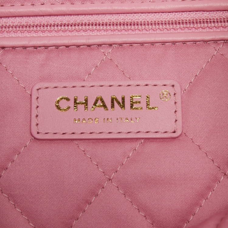 Pre Owned Chanel Pink Quilted Leather Small 22 Hobo