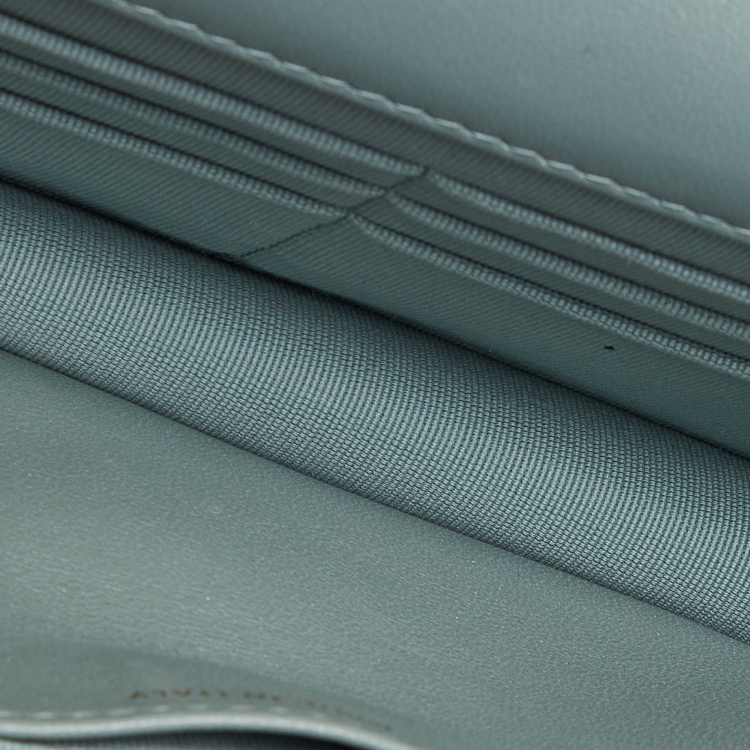 Pre Owned Chanel Pearl Light Green Quilted Leather Wallet on Chain 